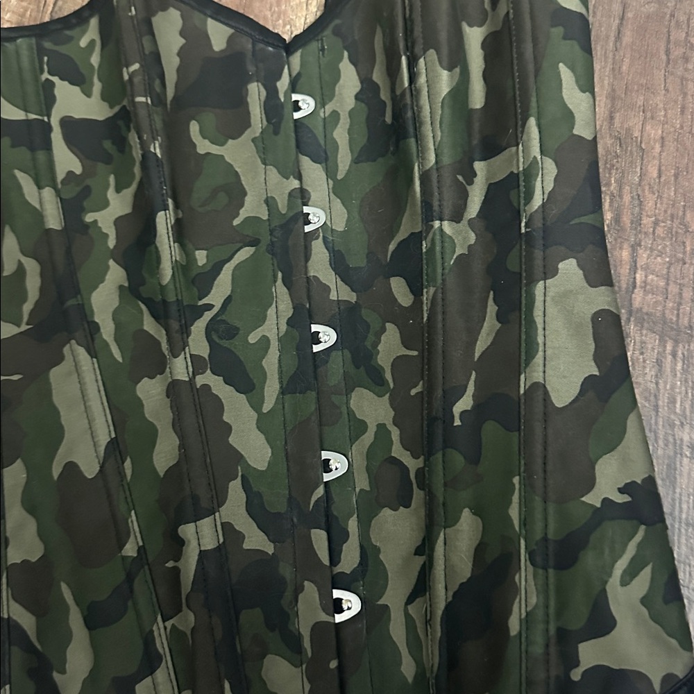 Camo Print Corset - Picture 8 of 8